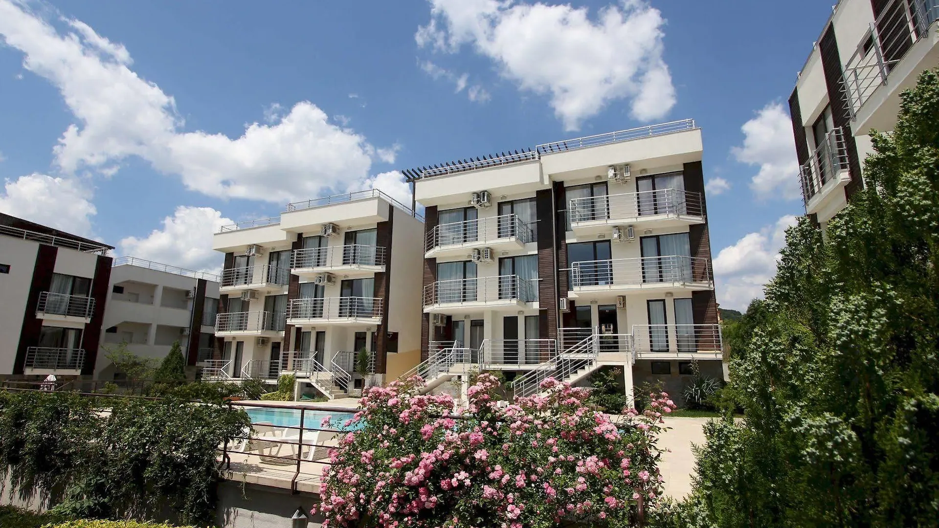 New Line Village Apartments Sunny Beach